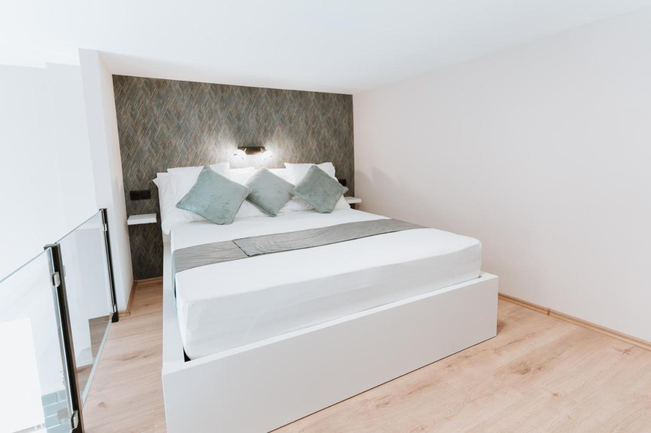 Budapest Perla Luxory 1. Luaran gambar