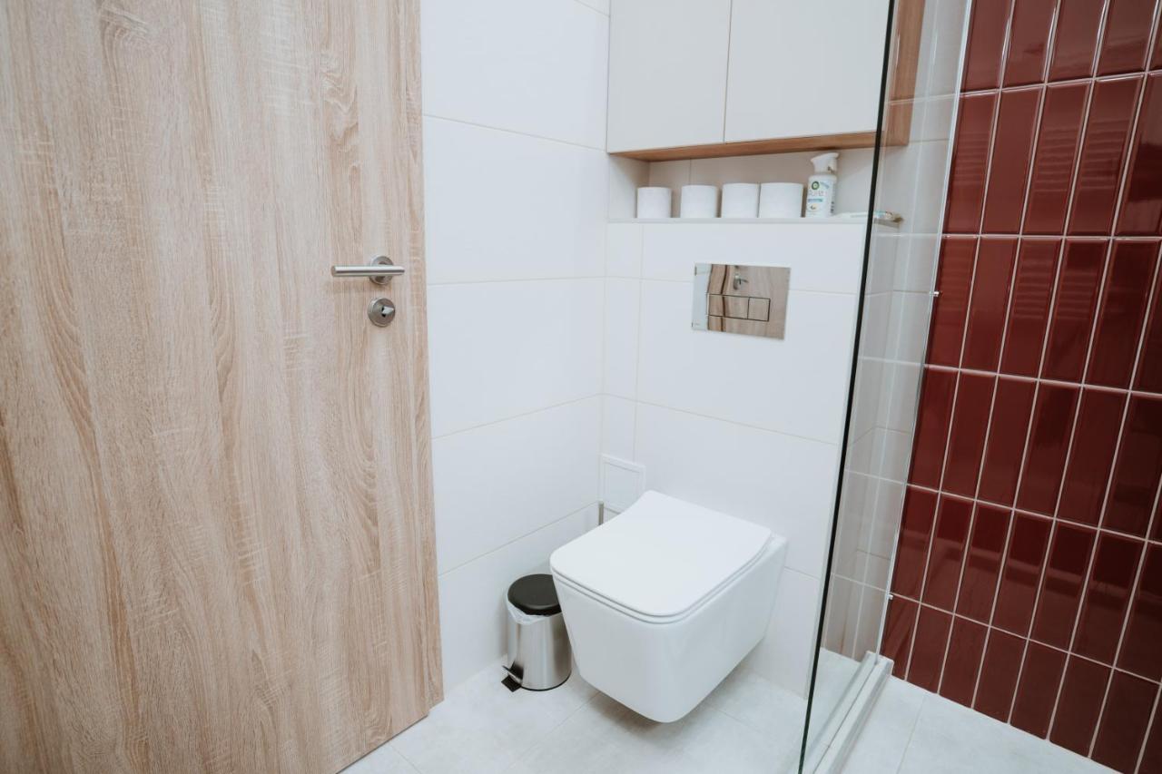 Budapest Perla Luxory 1. Luaran gambar