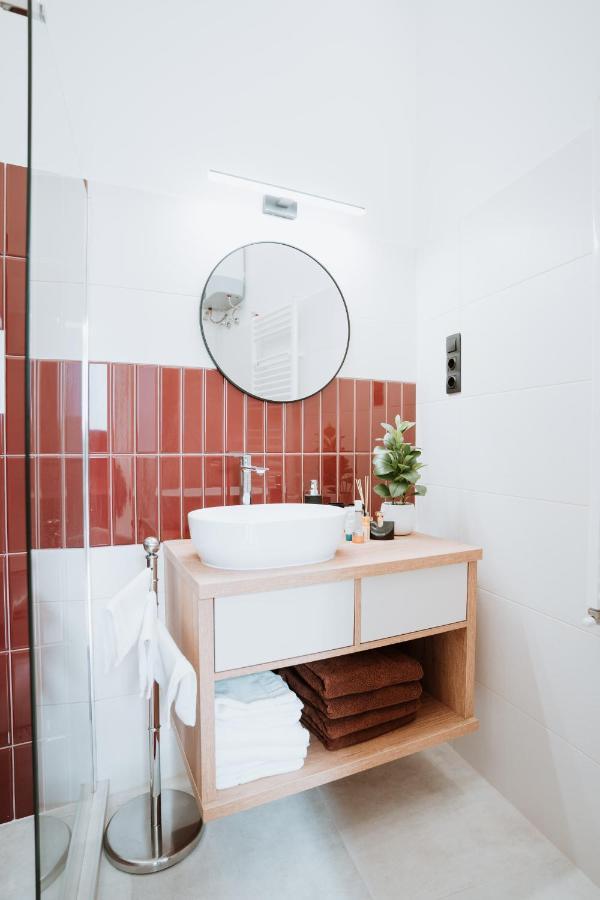 Budapest Perla Luxory 1. Luaran gambar